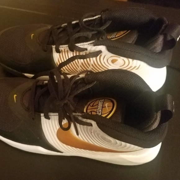 Nike Other - Youth size 4 Nike shoes